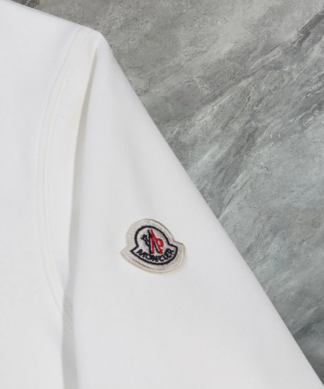 〖 𝐌𝐎𝐍𝐂𝐋𝐄𝐑~ 〗 440g ， 😎 ， ， Factory 2025 T ， ， Premium LOGO， Same Style ：Black White Size：S M L XL 2XL